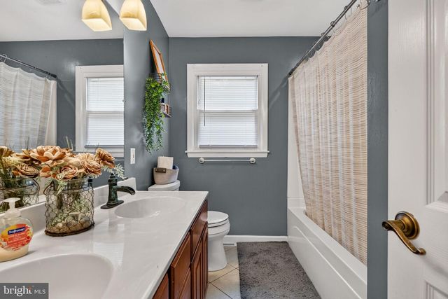 1 WALDEN RD, Marlton, NJ 08053