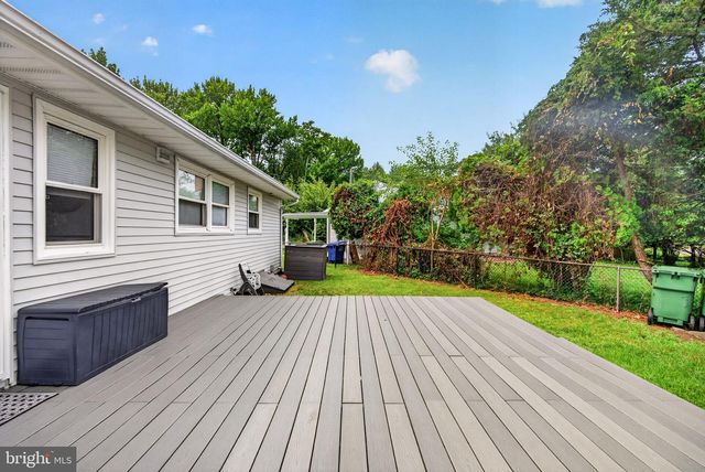 1 WALDEN RD, Marlton, NJ 08053