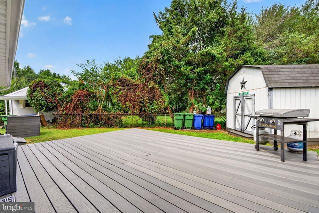 1 WALDEN RD, Marlton, NJ 08053