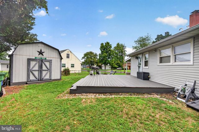 1 WALDEN RD, Marlton, NJ 08053