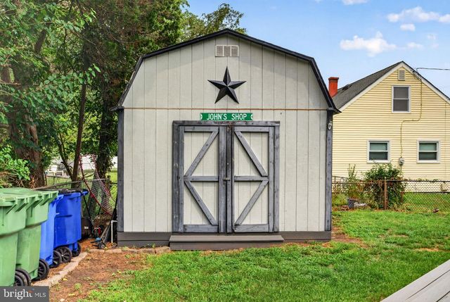 1 WALDEN RD, Marlton, NJ 08053