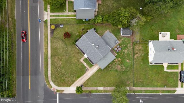 1 WALDEN RD, Marlton, NJ 08053