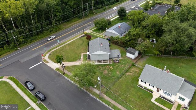 1 WALDEN RD, Marlton, NJ 08053