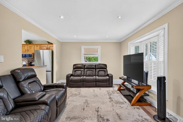 1 WALDEN RD, Marlton, NJ 08053