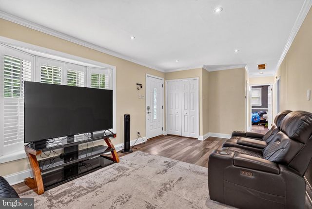 1 WALDEN RD, Marlton, NJ 08053