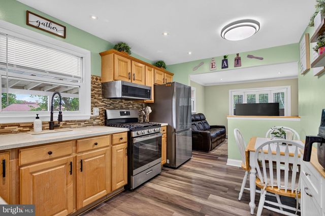 1 WALDEN RD, Marlton, NJ 08053