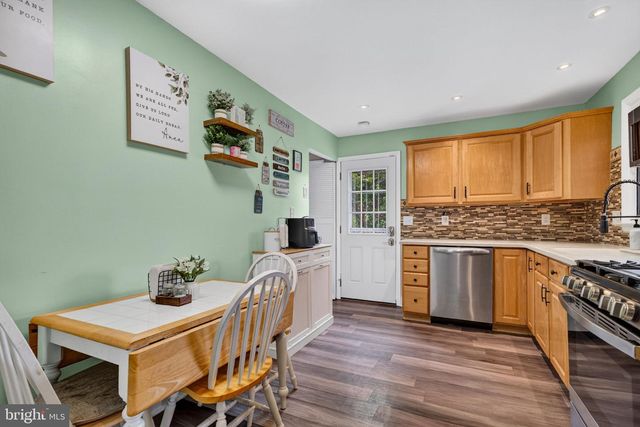 1 WALDEN RD, Marlton, NJ 08053