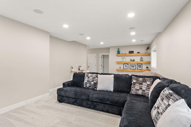 20693 Frost Court, Lakeville, MN 55044