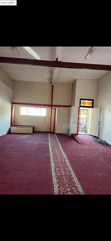 5609 Foothill Blvd, Oakland, CA 94605