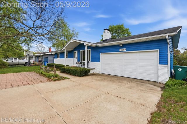 10469 Cooley Lake Road, Commerce Charter Township, MI 48382