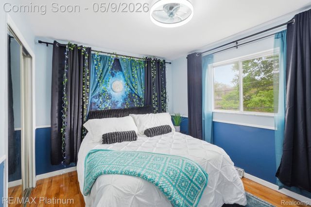 10469 Cooley Lake Road, Commerce Charter Township, MI 48382