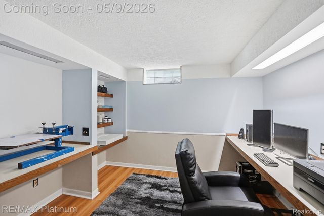 10469 Cooley Lake Road, Commerce Charter Township, MI 48382