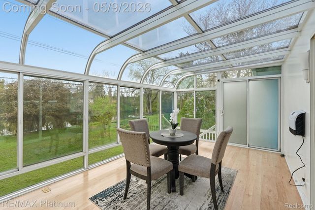 10469 Cooley Lake Road, Commerce Charter Township, MI 48382