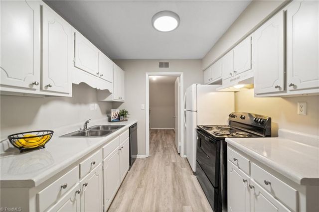 2205 Sunderland Road 116D, Winston-salem, NC 27103