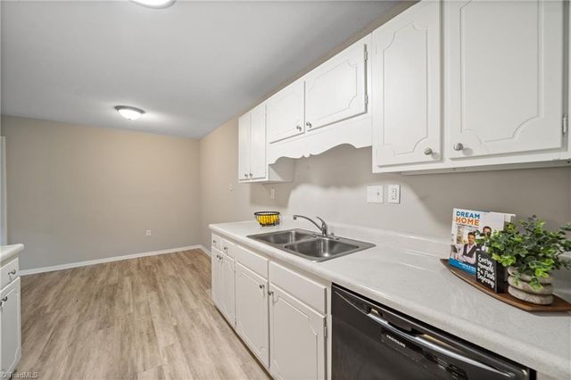 2205 Sunderland Road 116D, Winston-salem, NC 27103