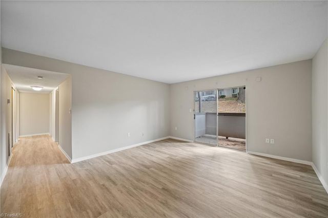 2205 Sunderland Road 116D, Winston-salem, NC 27103