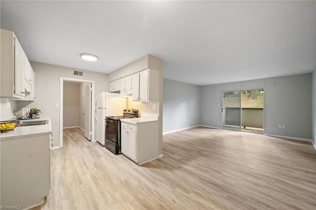 2205 Sunderland Road 116D, Winston-salem, NC 27103