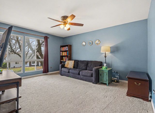 945 Surrey Court, Joliet, IL 60431