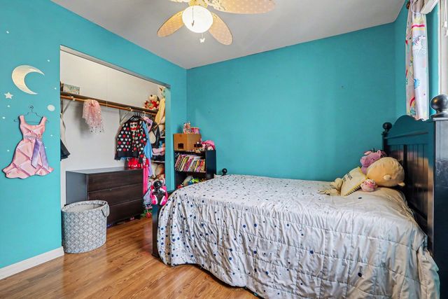 945 Surrey Court, Joliet, IL 60431