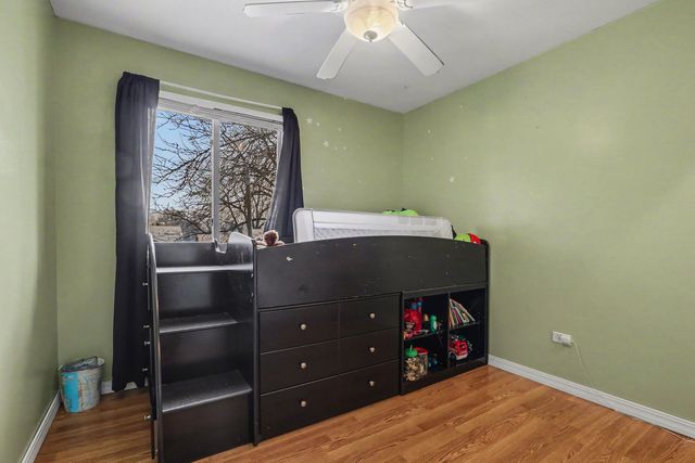 945 Surrey Court, Joliet, IL 60431