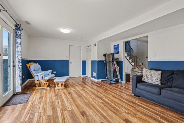 945 Surrey Court, Joliet, IL 60431