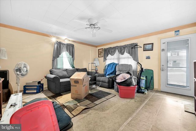 24 UPPER BEECHWOOD AVE, Pottsville, PA 17901