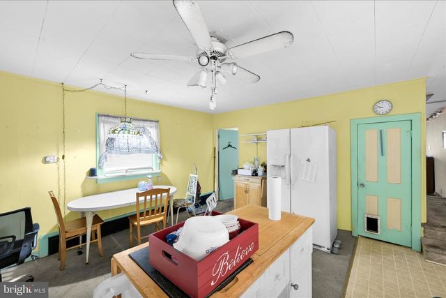 24 UPPER BEECHWOOD AVE, Pottsville, PA 17901