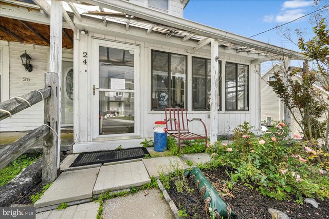 24 UPPER BEECHWOOD AVE, Pottsville, PA 17901