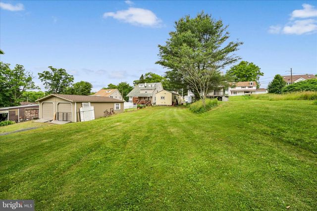 24 UPPER BEECHWOOD AVE, Pottsville, PA 17901