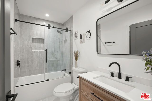 1333 N June Street, Los Angeles, CA 90028