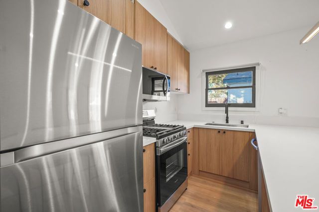 1333 N June Street, Los Angeles, CA 90028