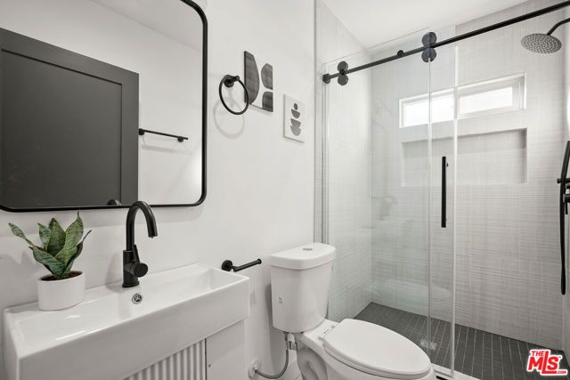 1333 N June Street, Los Angeles, CA 90028