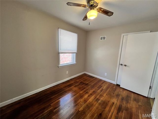 1257 Waldorf, St Louis, MO 63137