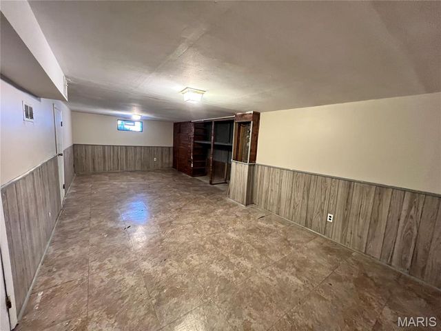 1257 Waldorf, St Louis, MO 63137