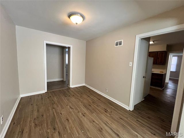 1257 Waldorf, St Louis, MO 63137