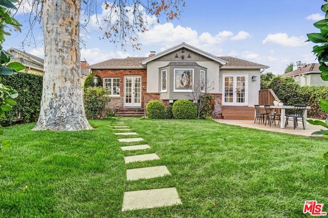 5009 Willowcrest Avenue, North Hollywood, CA 91601