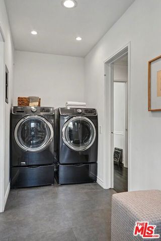 5009 Willowcrest Avenue, North Hollywood, CA 91601