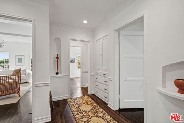 5009 Willowcrest Avenue, North Hollywood, CA 91601