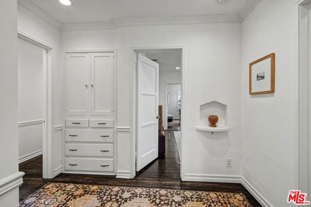 5009 Willowcrest Avenue, North Hollywood, CA 91601