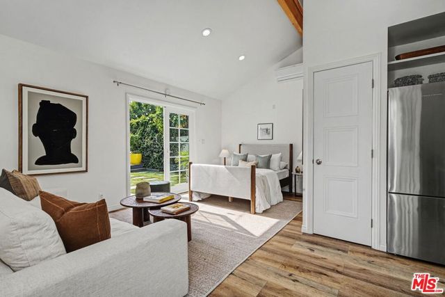 5009 Willowcrest Avenue, North Hollywood, CA 91601