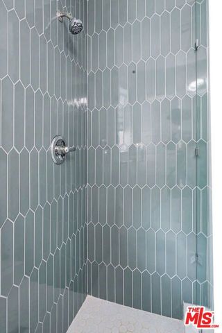 5009 Willowcrest Avenue, North Hollywood, CA 91601