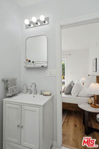 5009 Willowcrest Avenue, North Hollywood, CA 91601