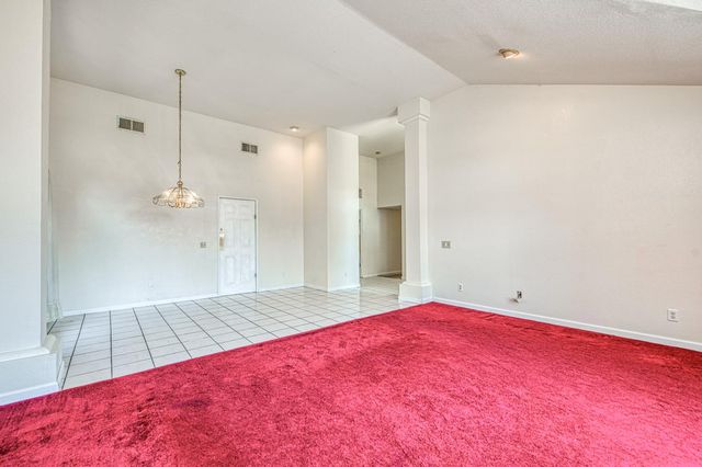 2091 Escalon Avenue, Clovis, CA 93611