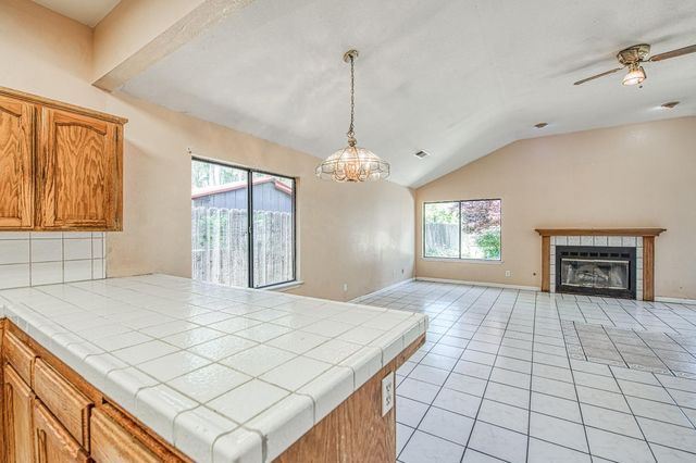 2091 Escalon Avenue, Clovis, CA 93611