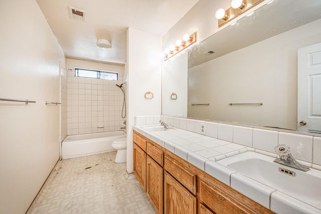 2091 Escalon Avenue, Clovis, CA 93611