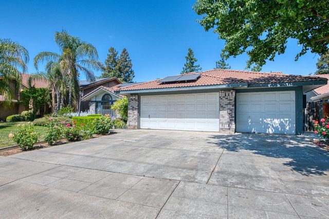 2091 Escalon Avenue, Clovis, CA 93611