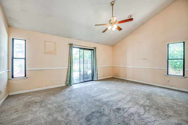 2091 Escalon Avenue, Clovis, CA 93611