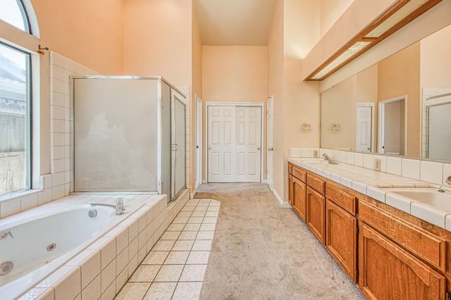 2091 Escalon Avenue, Clovis, CA 93611