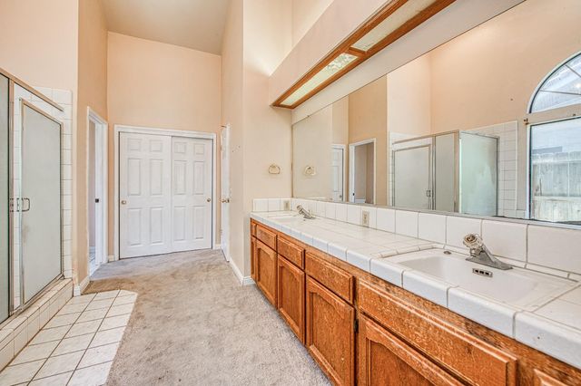 2091 Escalon Avenue, Clovis, CA 93611