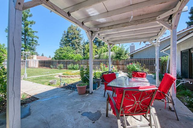 2091 Escalon Avenue, Clovis, CA 93611